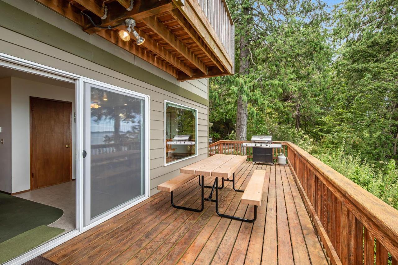 Pinecone Cabin Eastsound Exterior photo