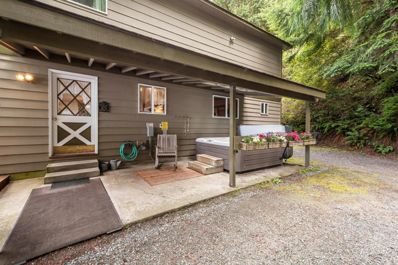 Pinecone Cabin Eastsound Exterior photo